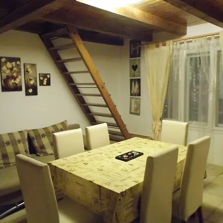 Borostyan Vendeghaz Konukevi 3*