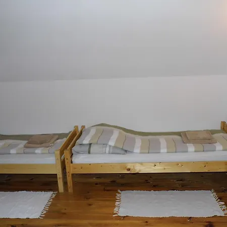 Konukevi Borostyan Vendeghaz 3*